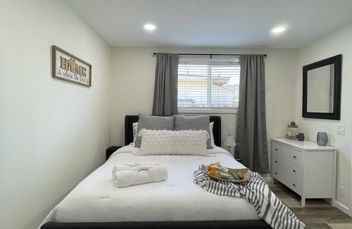 Oxnard Apartment | Brand New Private Apartment Near Beach/Restaurants
