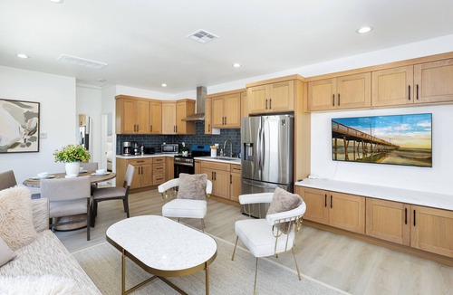 Fountain Valley House | Brand New Stylish 3BR Guest House in heart of Fountain Valley