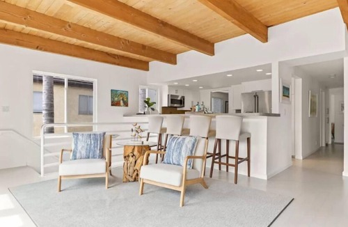 Mussel Shoals House | Breakers by the Beach - 1 minute walk to beach