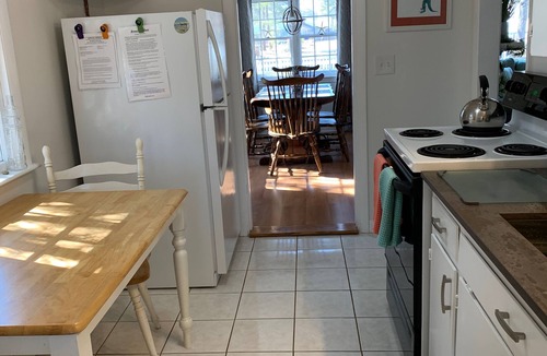 Bass River Cottage | Breezy Vibes Cottage (3bd) ~ Backyard Blissful ~ Walk to beaches