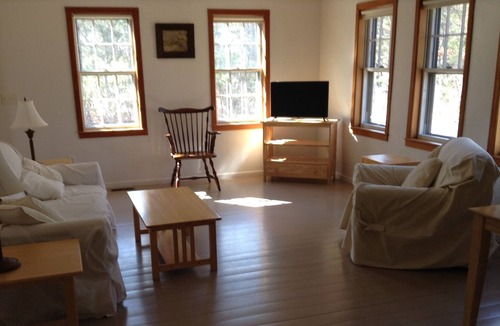 Brewster House | Brewster, Sleeps 4, 32 night minimum. Private, quiet. 1 1/2 baths.
