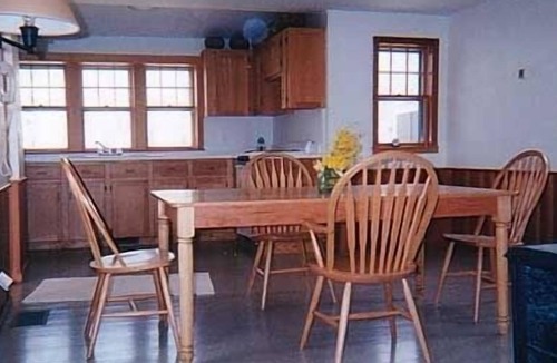 Brewster House | Brewster, Sleeps 4, 32 night minimum. Private, quiet. 1 1/2 baths.