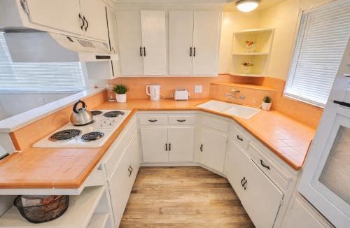 Oleander - Sunset Apartment | Bright & Cozy Modern Space Near Downtown