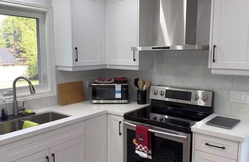 Bobcaygeon House | Bright Newly Renovated Cottage in Kawartha Lakes! Large deck/Lakeview!
