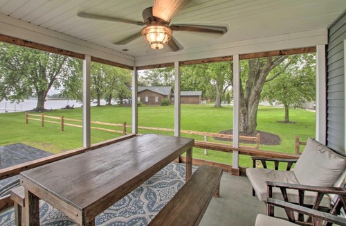 Cecil House | Bright Shawano Lake Oasis - Walk to Boat Launch!