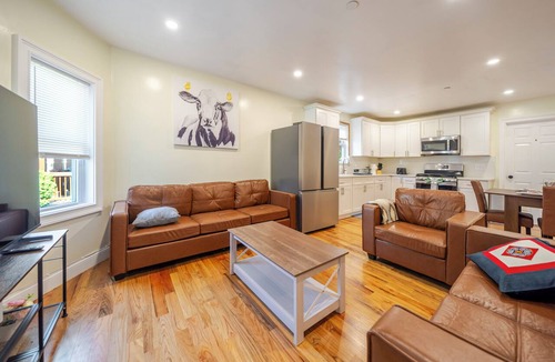 Dorchester Apartment | Bright & Stylish 4BR Apt Boston Getaway w/Free Parking & Pet-Friendly 27