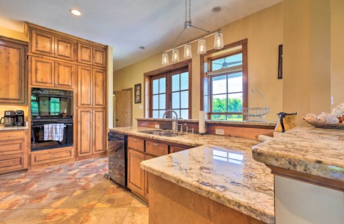 Waveland House | Bright Waveland Home - Walk to Beach Access!