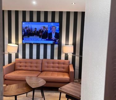 Baillet-en-France Hotel | Brit Hotel Baillet-en-France