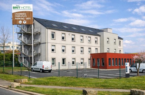 Saint-Witz Hotel | BRIT HOTEL CONFORT Roissy Saint-Witz