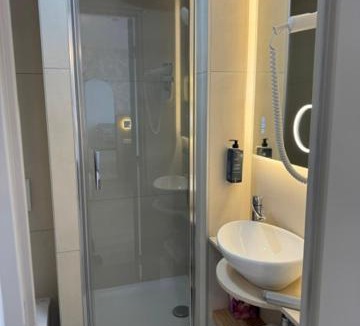Saint-Witz Hotel | BRIT HOTEL CONFORT Roissy Saint-Witz