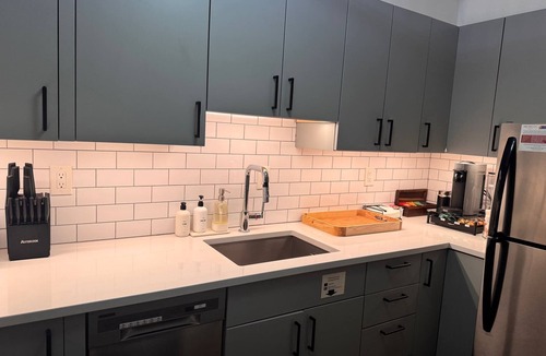Logan Circle Apartment | Brownstone Logan 1 Bedroom - 1 mile to White House