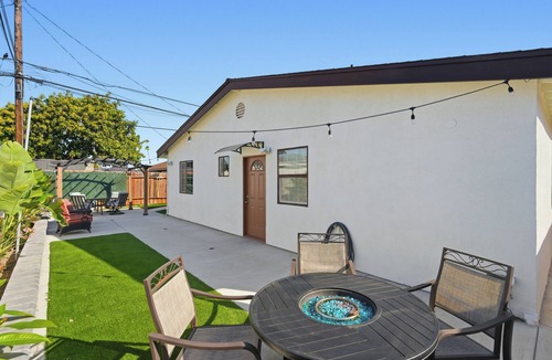 Port Hueneme House | Bungalow by the beach