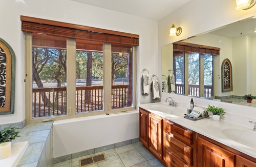Heber Cabin | Bush Pilots Paradise | Fly or Drive-in Cozy Cabin