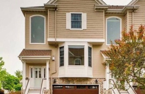 Minnetonka House | Business trip & couples friendly, 9 Miles to MPLS, Attached Garage, King Beds