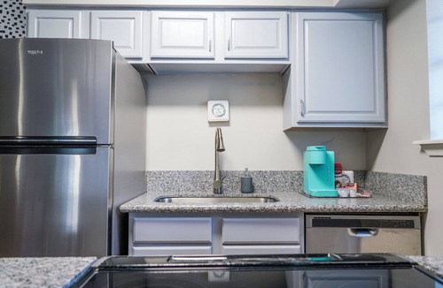 Bywater Apartment | Bywater Gem - Free Gated Parking - Washer & Dryer - Walk to French Quarter