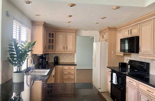 La Palma House | CA3 House Spacious SoCal Home for Groups