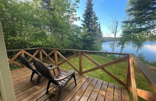 Ely Cabin | Cabin 3 "Kingfisher" 1 BR, 2 pp, overlooks lake, access to boats!