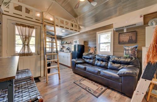 Austinville Apartment | Cabin w/Trail & Pond Access in Steamboat Rock!