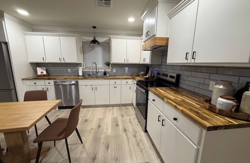 Scott House | Cajun Cozy Cottage Superhost 3BR 2BA