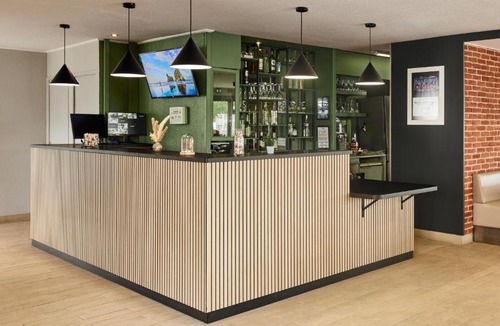 Chelles Hotel | Campanile NATURE - Marne La Vallée - Chelles