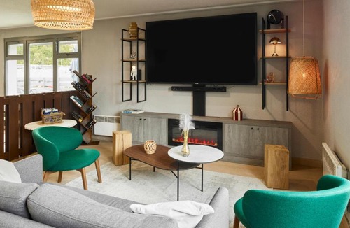 Chelles Hotel | Campanile NATURE - Marne La Vallée - Chelles