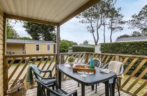 Nesles-la-Vallee House | CampingLe Grand Paris* - Premium 4-room mobile home for 6 people