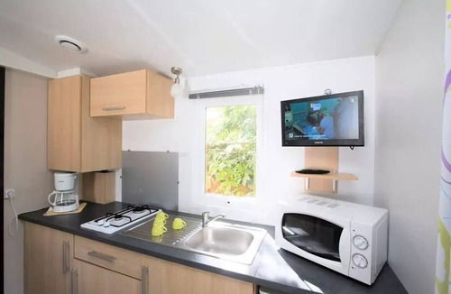 Saint-Maximin House | Campsite Le Pré des Moines * - Mobile home SARRIETTE + 1 bedroom 2 to 4 people - 2 pers. included in the tariff