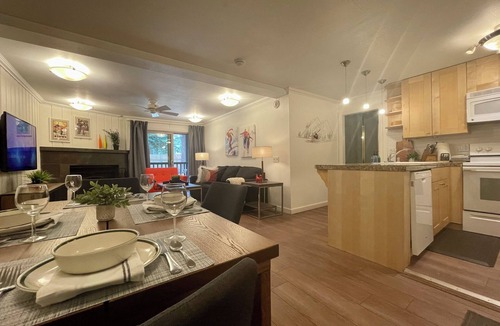 Mammoth Lakes Condo | Canyon Lodge CHAMONIX Condo. Minutes Walk From Lifts.
