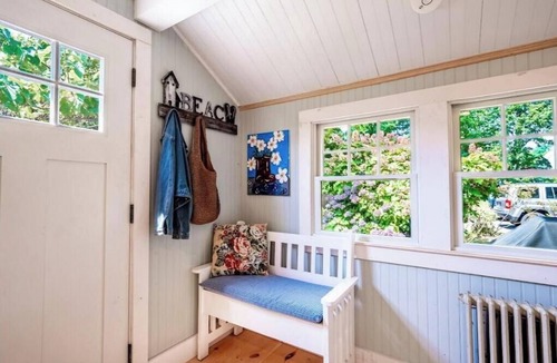 Falmouth Cottage | Cape Cod Cottage Retreat - Walk to Beaches, Ferry, Bike Paths & Downtown Shops!