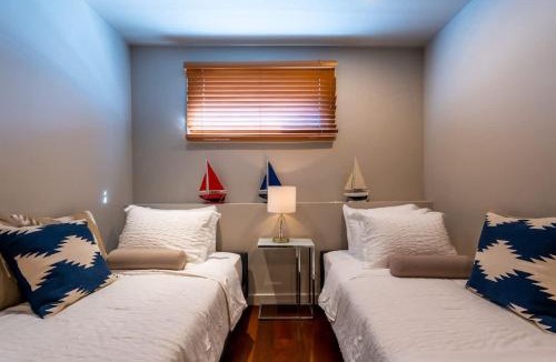 Eastport House | Captains Quarters Waterfront & Pool