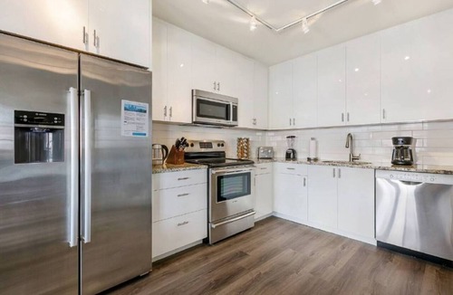Central Business District Hotel | Captivating Condo 5-minute Walk to French Quarter