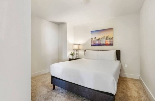 Central Business District Hotel | Captivating Condo 5-minute Walk to French Quarter