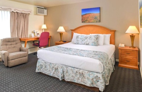 Solvang Hotel | Capture Solvang's Charm! Pool, Parking, Near Hans Christian Andersen Museum!