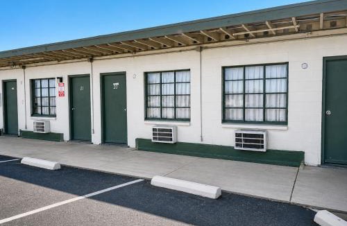 Rosamond Hotel | Carl's Motel