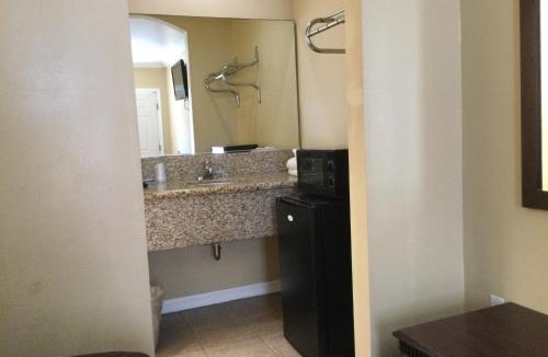 Studio City Hotel | Carlton Motor Lodge