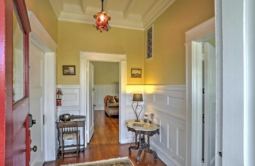 Carpinteria Apartment | Carpinteria Apt w/Hot Tub - 10 Min Walk to Beach!