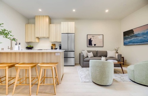 Santa Barbara Apartment | Casa De La Vina Unit 12 - Boutique Apartment
