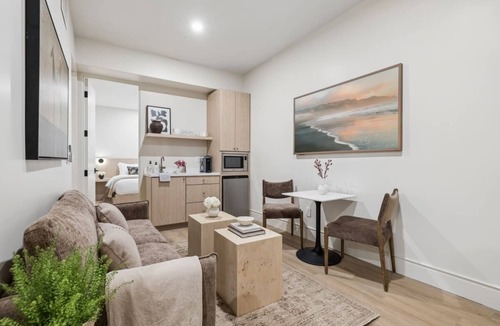 Oak Park Apartment | Casa Iglesia Apartment 101