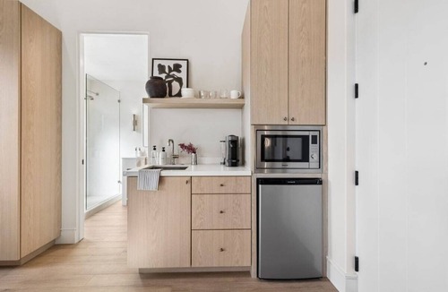 Oak Park Apartment | Casa Iglesia Studio 307