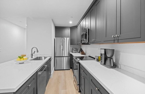Laguna Apartment | Casa Jardin Unit 13-Boutique Suite in Downtown Santa Barbara