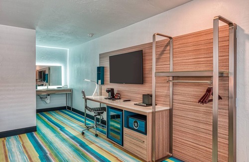 Port Hueneme Hotel | Casa Via Mar Inn, an Ascend Collection Hotel