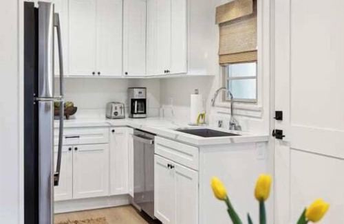 West Beach Apartment | Casa Yano Apartment 2 - Coastal Comfort