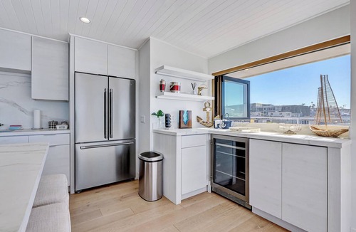 Sand Section Apartment | CasaBella- Stunning Manhattan Beach Penthouse steps from the sand