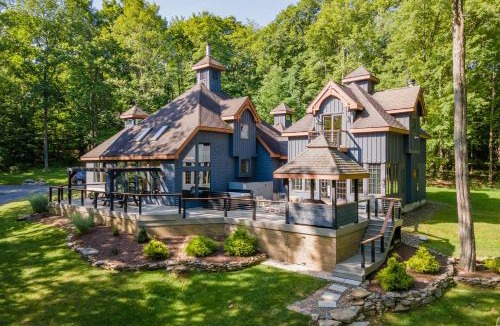 Mountainside House | Castle Off the Shore