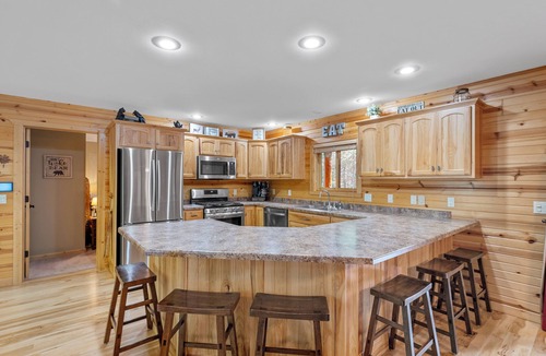 Friendship Cabin | Castle Rock Lake|Private Chef|Games-Bar|Fireplaces|Fire Pits