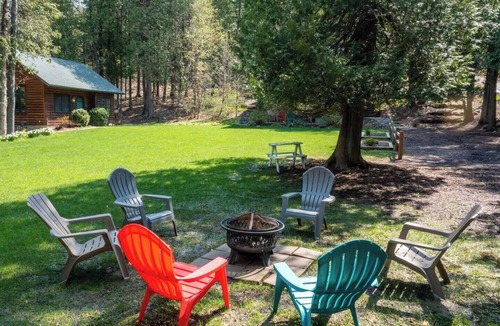 Ephraim Cottage | Cedar Hideaway | Cozy Nights & Bay Sunsets