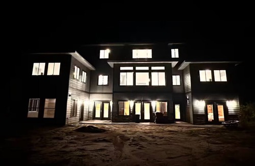 Babbitt Cabin | Cedar Studio w Full Kitchen + Living @ Whitetail Estates