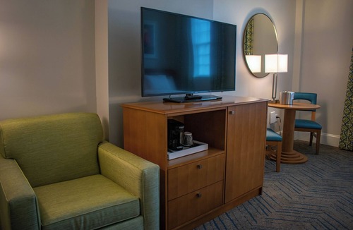 Gulfport Hotel | Centennial Plaza Resort Gulfport
