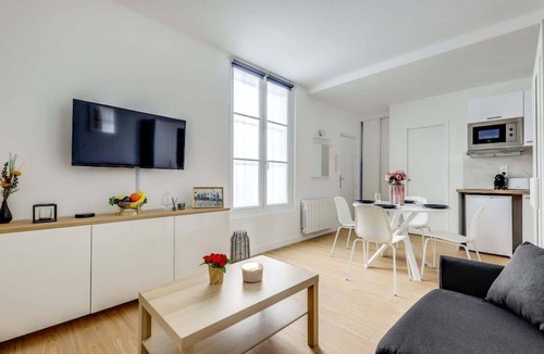 Saint-Vincent-de-Paul Apartment | Center of Paris : Fully equipped and Cozy