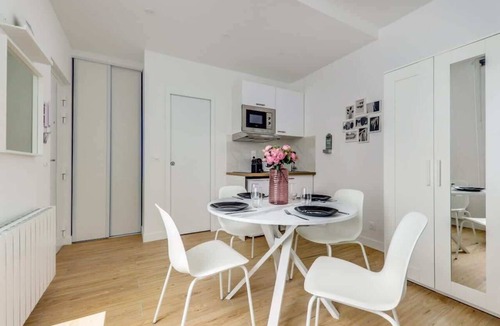 Saint-Vincent-de-Paul Apartment | Center of Paris : Fully equipped and Cozy